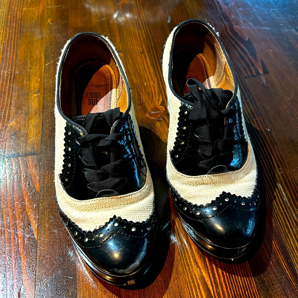 Anna Sui for hush puppies great size 7 shoes